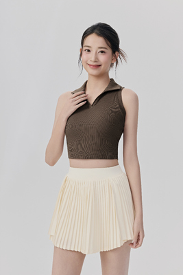 ซื้อ สีน้ําตาล สีเข็มขัด ไม่มีแขน Polo Crop Top with Cream Pleated Skirt Set สําหรับชุดออกกําลังกายและชุดประจํา online manufacture